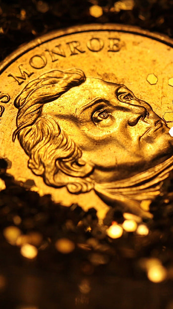 Luxury gold , Samsung Galaxy S4, High-definition visuals, Sophisticated aesthetics HD phone wallpaper