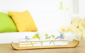 Decorative Centrepiece, sofa, vase, flowers, cushions, centrepiece HD wallpaper