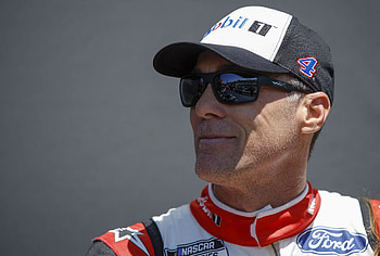 Kevin Harvick, Apology text, Racing camaraderie, Sportsmanship HD wallpaper