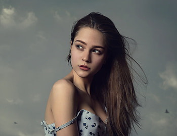 Brunette, woman model, looking away HD wallpaper