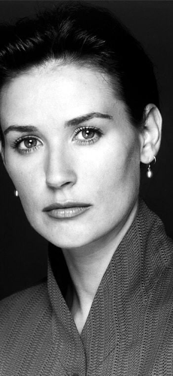 Demi Moore, , Mesmerizing charm, Irresistible allure HD phone wallpaper