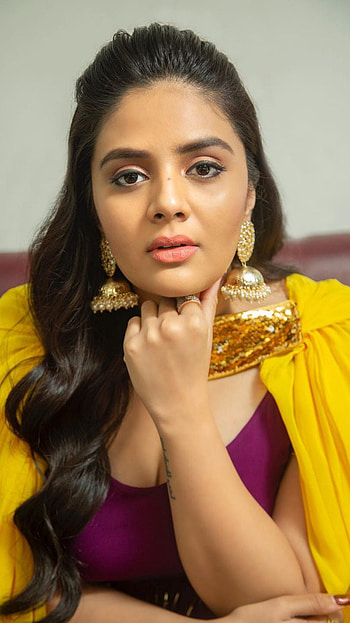 Sreemukhi, telugu actress model, sexy gorgeous HD phone wallpaper
