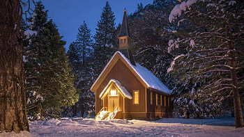 Yosemite Chapel in winter, California, evening, snow, lights, trees, nature, church, forest HD wallpaper