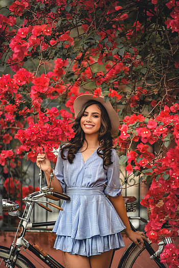Smile, beautiful woman in hat HD phone wallpaper