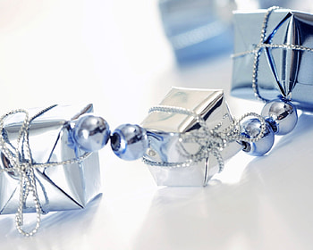 Cute decoration, decoration, holiday, merry christmas, box, beads, christmas, congratulations, beauty HD wallpaper