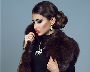 Beauty, fur, jewel, pendant, model, girl, woman HD wallpaper