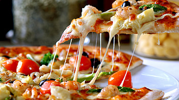 Pizza , Appetizing food, Tasty toppings, Crispy crust HD wallpaper