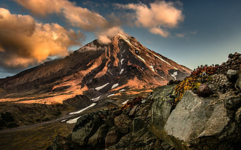 koryaksky volcano on kamchatka peninsula, clouds, volcano, rocks, mountain HD wallpaper