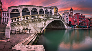 Sunrise over Venice, Iconic bridge, Architectural marvels, Tranquil splendor HD wallpaper
