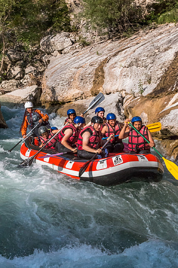 Rafting in Verdon, Thrilling adventure, Water excitement, Outdoor fun HD phone wallpaper