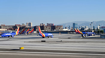 McCarran International Airport, Clown mask, Bomb threat, Las Vegas police HD wallpaper