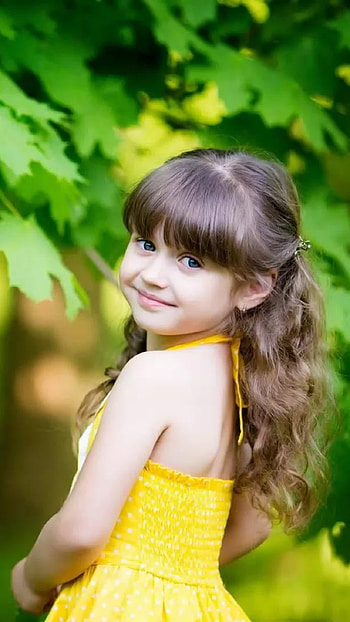 Cute Smile, Cute Girl, Green Nature HD phone wallpaper