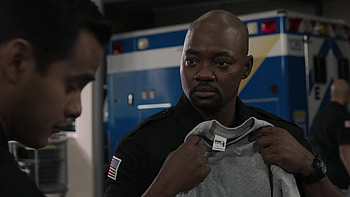 9-1-1: Lone Star, TV series, Gildan Hammer Men's T-Shirt HD wallpaper