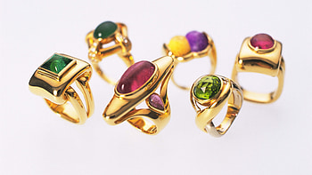 Luxury jewelry, Shiny diamond, Gold accents, Elegant design HD wallpaper