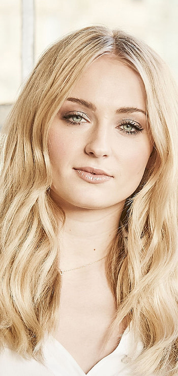 Sophie Turner, Hollywood sensation, Youthful charm, Natural elegance HD phone wallpaper