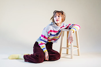 Grace VanderWaal, Captivating , Artistic portrayal, Zoey Sellers HD wallpaper
