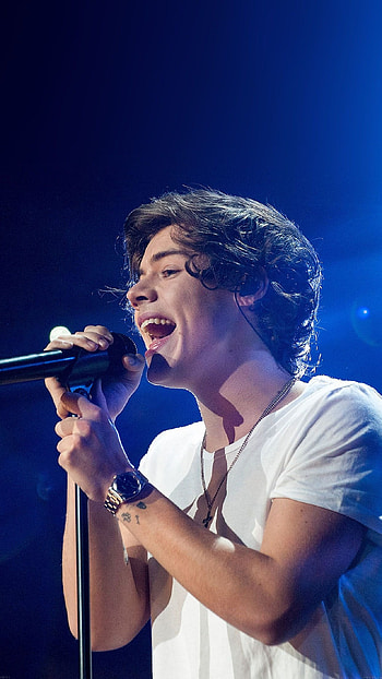 Harry Styles on stage, Blue background, One Direction app HD phone wallpaper