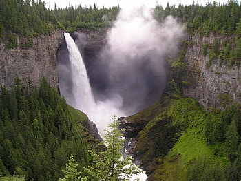 Helmcken Falls, Well Gray Provincial Park, British Colombia, Canada, falls, wellgray, helmcken, provincial, sky, canada, rock, tree HD wallpaper