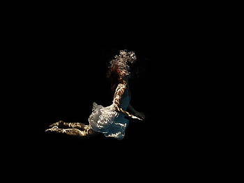 Girl-under-Water, cool, girl, under-water, graphy HD wallpaper