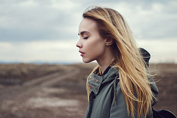 Blonde Outdoor Peace, blonde, girls, outdoor HD wallpaper