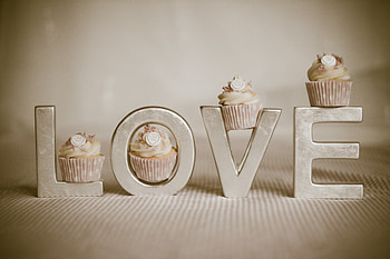 LOVE Match For Any Occasion!, occasion, love, silver, delicious, cupcakes HD wallpaper