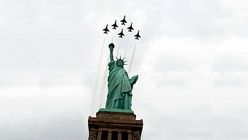 Air show, Statue of Liberty HD wallpaper