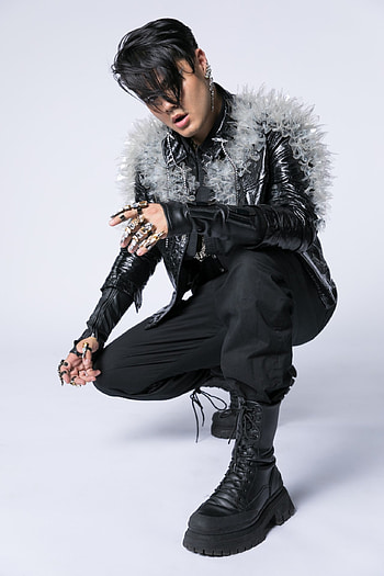 Sheldon Riley, Spectacular Eurovision act, Message behind, Australian artist HD phone wallpaper
