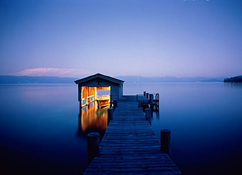 House in a lake, boat, house, beautiful, lake, dark HD wallpaper