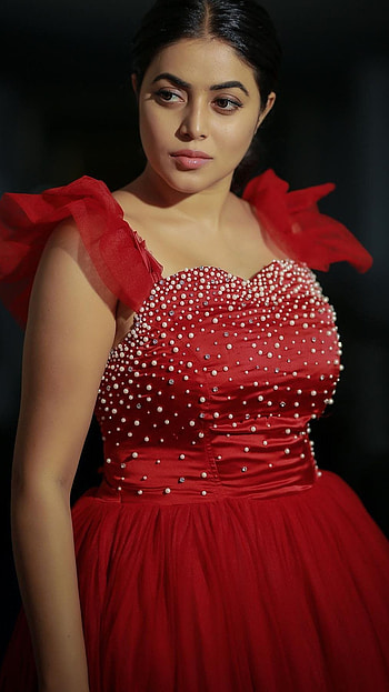 Poorna kasim, telugu actress HD phone wallpaper