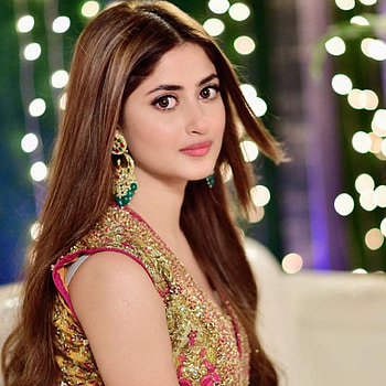 Pakistani girls pic, Pakistani actress, Sajal Aly HD phone wallpaper