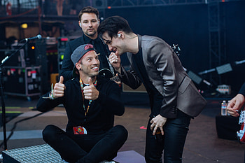 Josh Dun, Brendon Urie, Bromance, Music Industry HD wallpaper