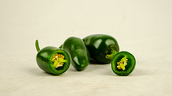 Jalapeno paprika online bestellen, Authentic spice, Versatile ingredient, Convenience of online shopping HD wallpaper