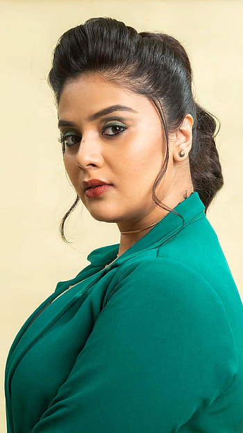 Sreemukhi, telugu actress HD phone wallpaper