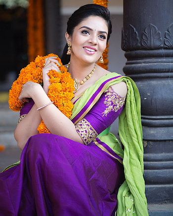 Sreemukhi, eye, saree lover HD phone wallpaper