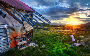 Sunrise, rays, sunlight, house, farm, colors, beautiful, grass, abandoned, clouds, nature, sky HD wallpaper