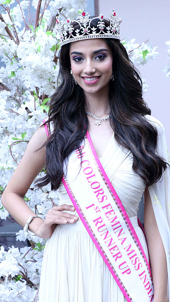 Meenakshi Chaudhary, telugu actress, model HD phone wallpaper