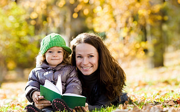 *** In autumn park ***, children, fun, mom, people, play, park HD wallpaper