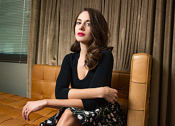 Alison Brie, wwd, red lipstick, 2017 HD wallpaper