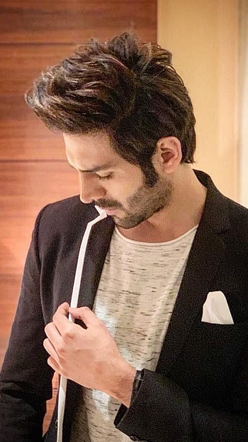 Kartik Aaryan, Candid hoot HD phone wallpaper