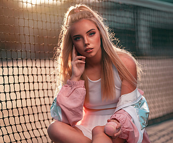 Girl Tennis Court Looking At Viewer, girls, model, tennis HD wallpaper