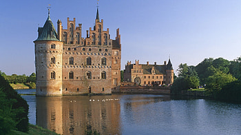 Egeskov Castle, Denmark HD wallpaper