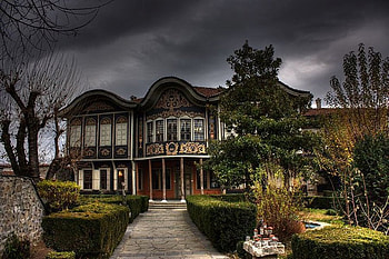 Sooky House, graphy, path, house, cold, bushes, dark, tree, old, big, red, bulgaria, clouds, nature, sky, , cloud HD wallpaper
