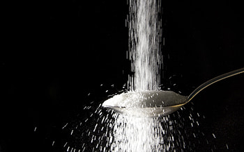 Spoon Salt Sugar Black Pour HD wallpaper