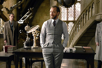 Jude Law movies, Fantastic Beasts, Diverse roles, Stellar performances HD wallpaper