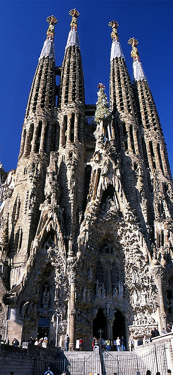 Sagrada Familia, Barcelona HD phone wallpaper
