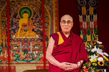 Dalai Lama, Celeb spiritual leader, Peace advocate HD wallpaper