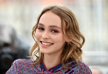 Lily Rose Depp In 2017 , lily-rose-depp, celebrities, girls, actress, smiling HD wallpaper