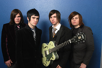 Panic! at the Disco, 2006 cover, Nostalgic tribute, Band's early success HD wallpaper