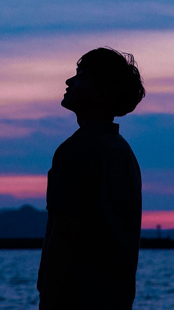 boy, silhouette, sunset, sky PC and Mac, Boy Pic HD phone wallpaper