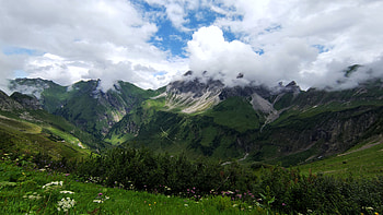 Hiking in the German Alps, peaks, landscape, clouds, sky, bavaria HD wallpaper